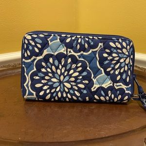 Vera Bradley Like New Wallet
